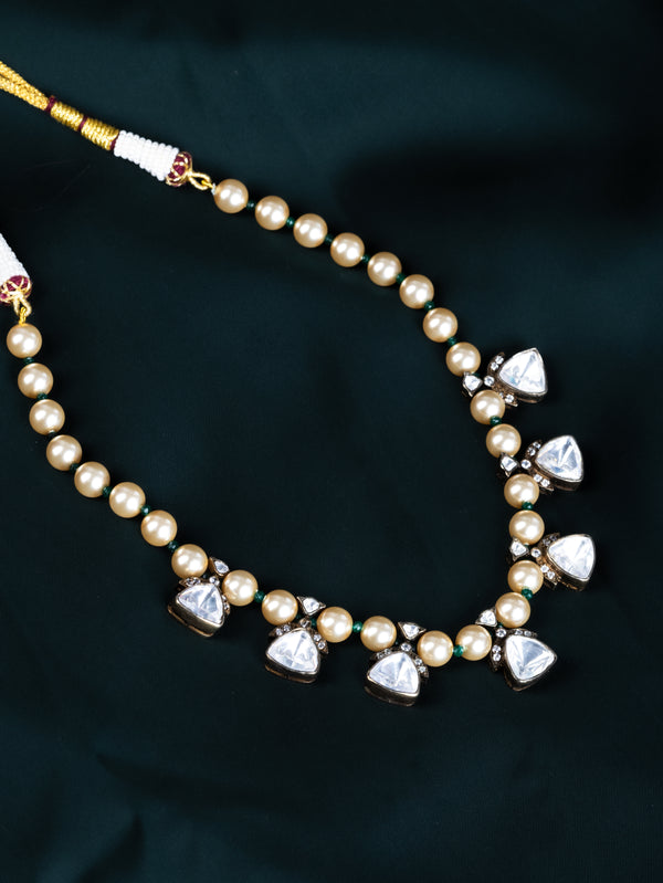 Pearl shine Moon