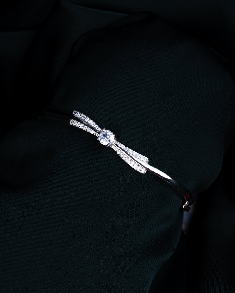 Timeless Knot Bracelet